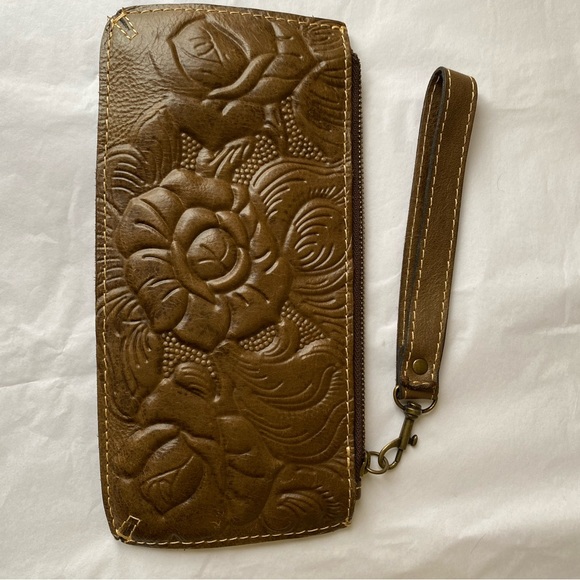 Patricia Nash Brown Embossed Leather Clutch Wristlet Purse - Picture 3 of 5